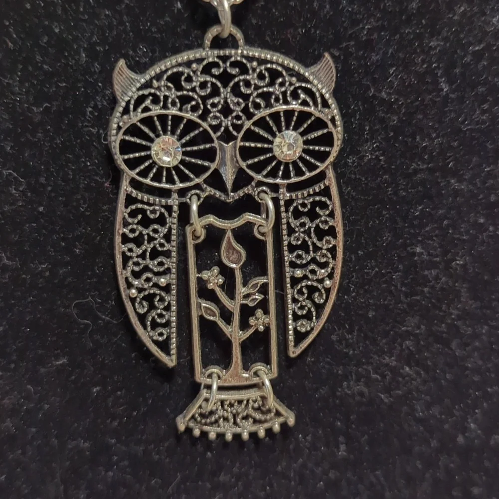 Silver owl necklace with rhinestone bling eyes - Picture 2 of 3